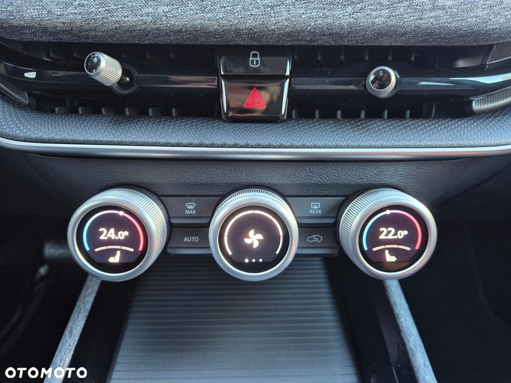 Skoda Superb 2.0 TDI SCR Selection DSG - 27