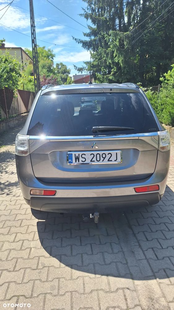 Mitsubishi Outlander - 4