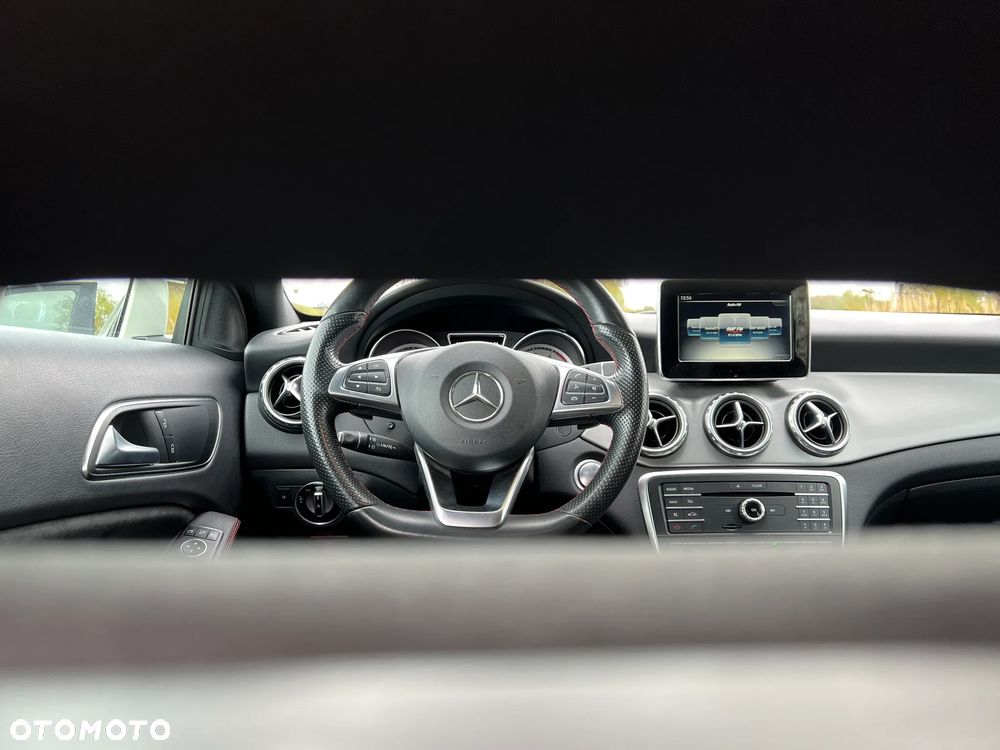 Mercedes-Benz GLA 250 4-Matic AMG Line - 19