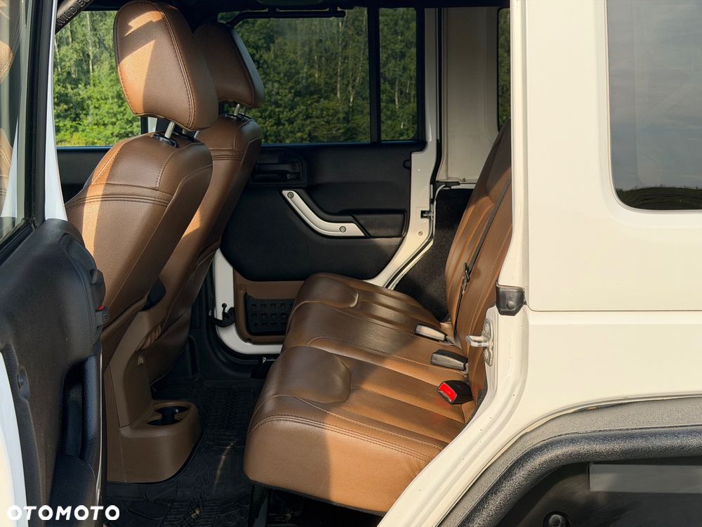 Jeep Wrangler 3.6 Unlim Sahara - 31