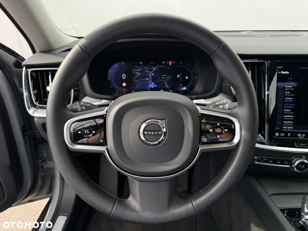 Volvo V60 Cross Country - 18