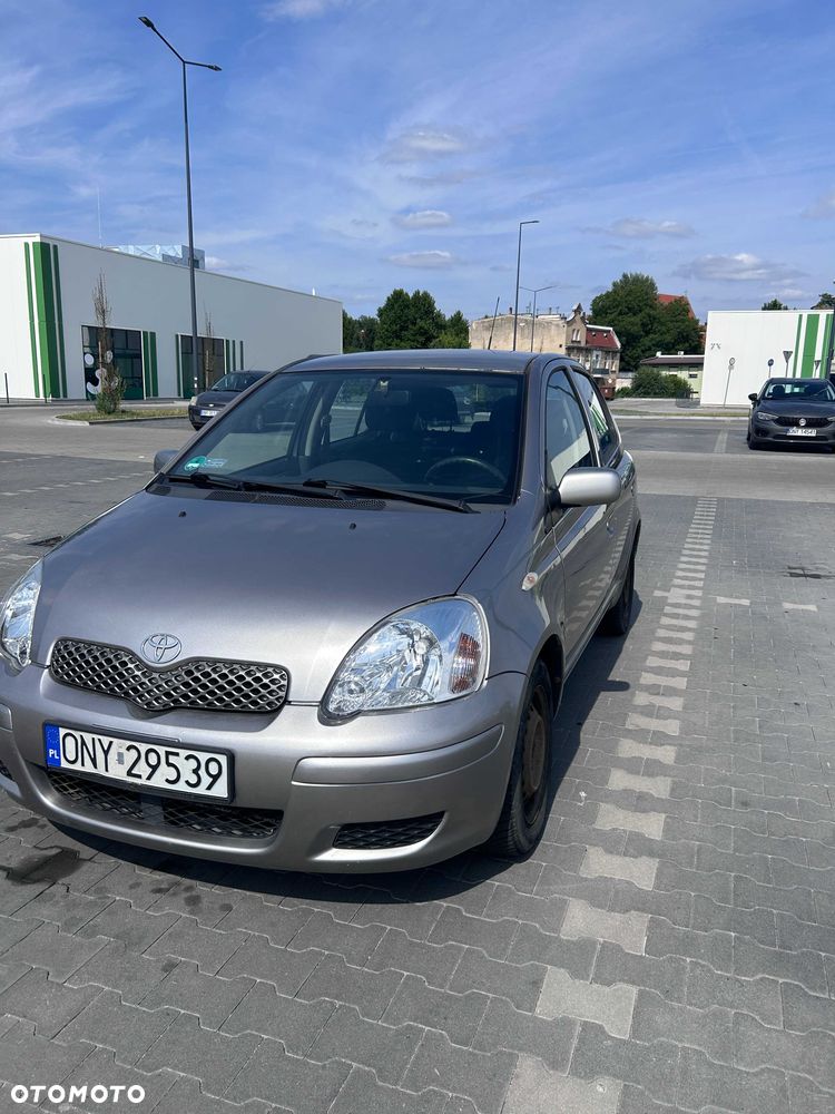 Toyota Yaris - 1