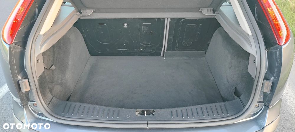 Ford Focus 1.6 TDCi Sport - 18