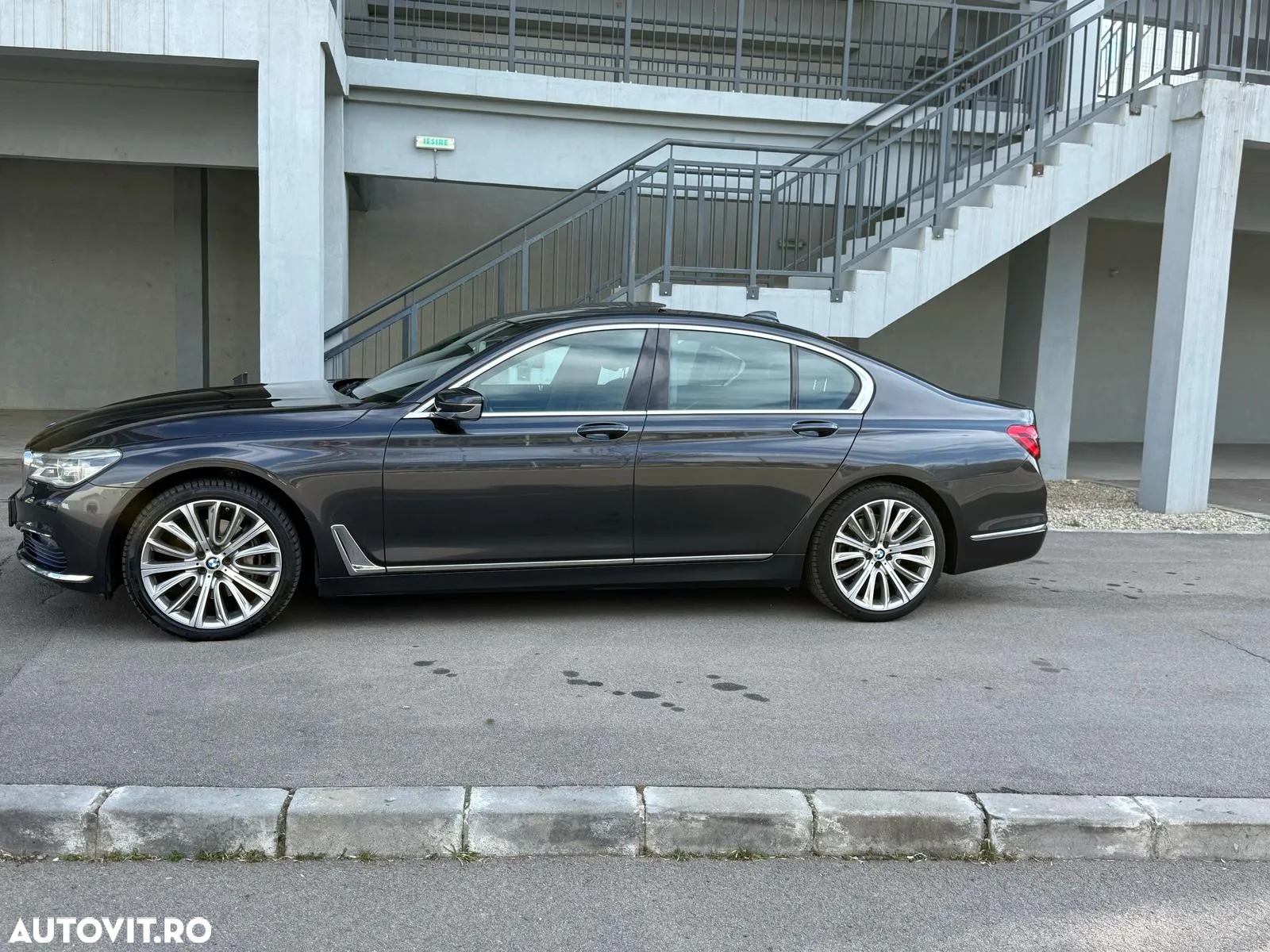 BMW Seria 7 740d xDrive - 9