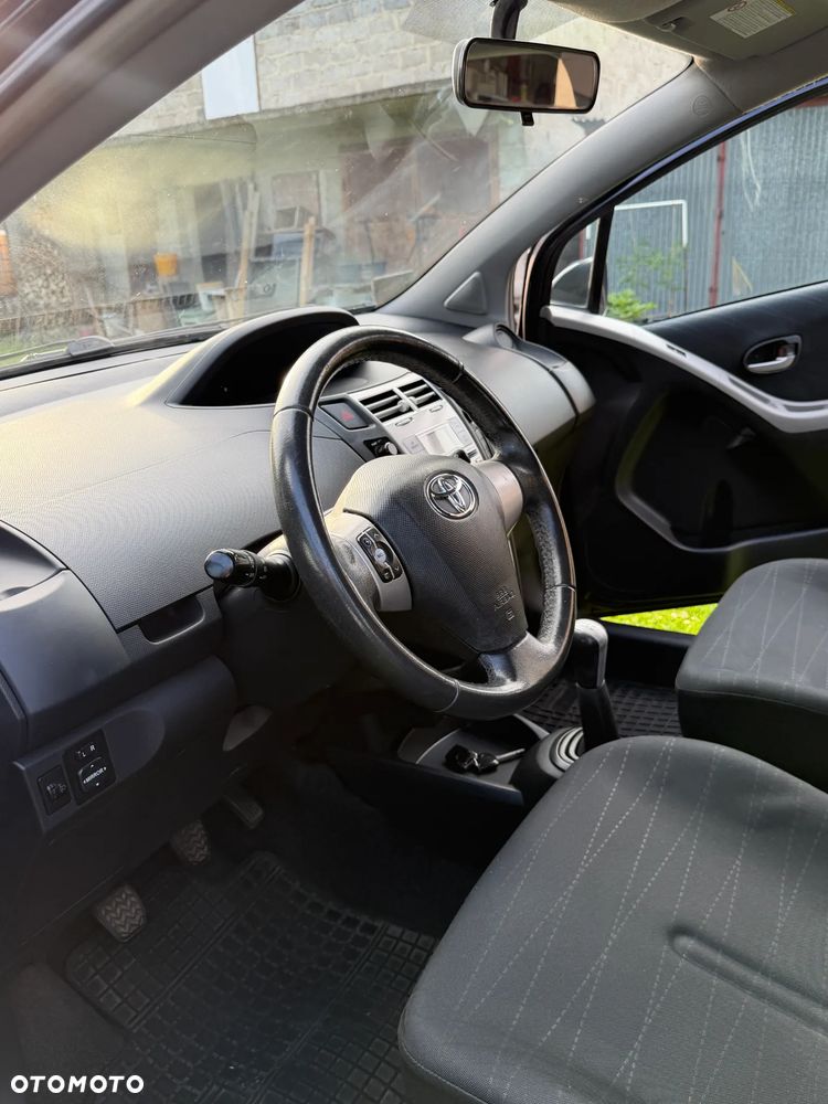 Toyota Yaris 1.3 Sol - 7