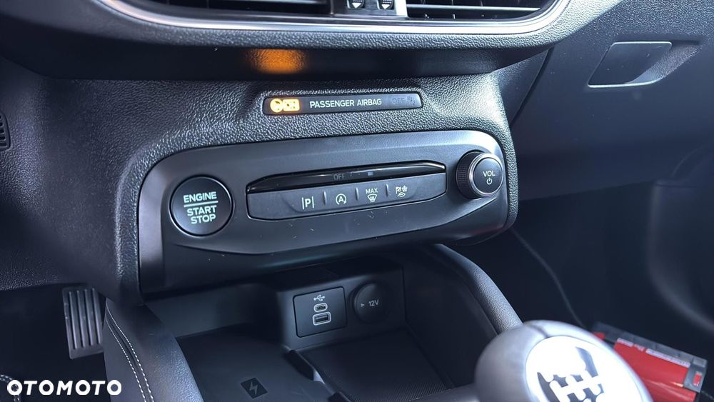 Ford Focus 1.0 EcoBoost mHEV Titanium X - 9