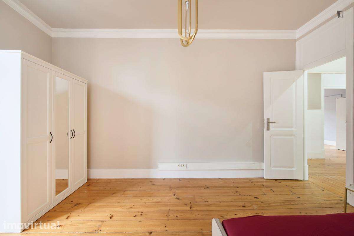 Quarto - localizado em Marquês de Pombal Lisbon - Grande imagem: 5/17