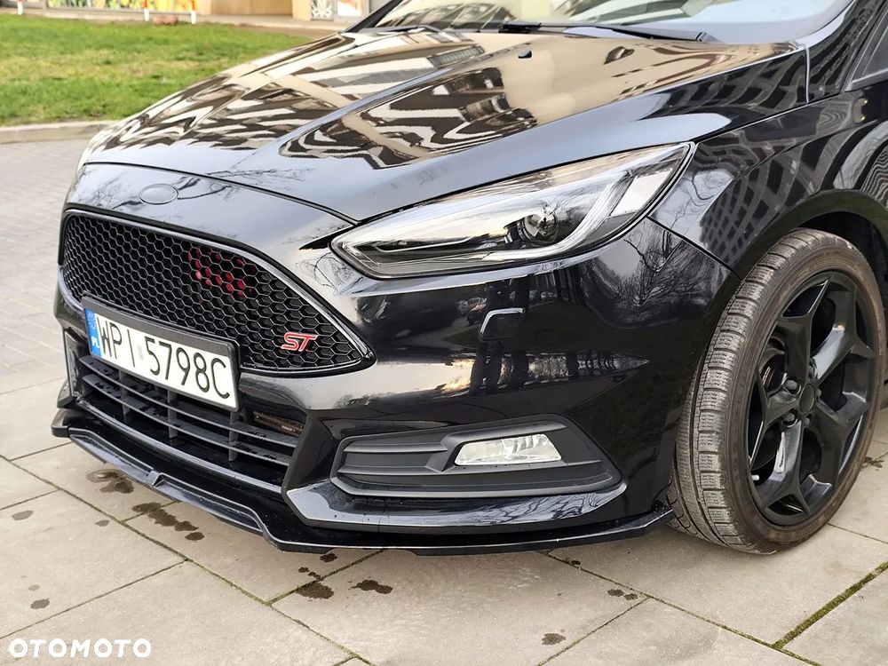 Ford Focus 2.0 EcoBoost ST - 12