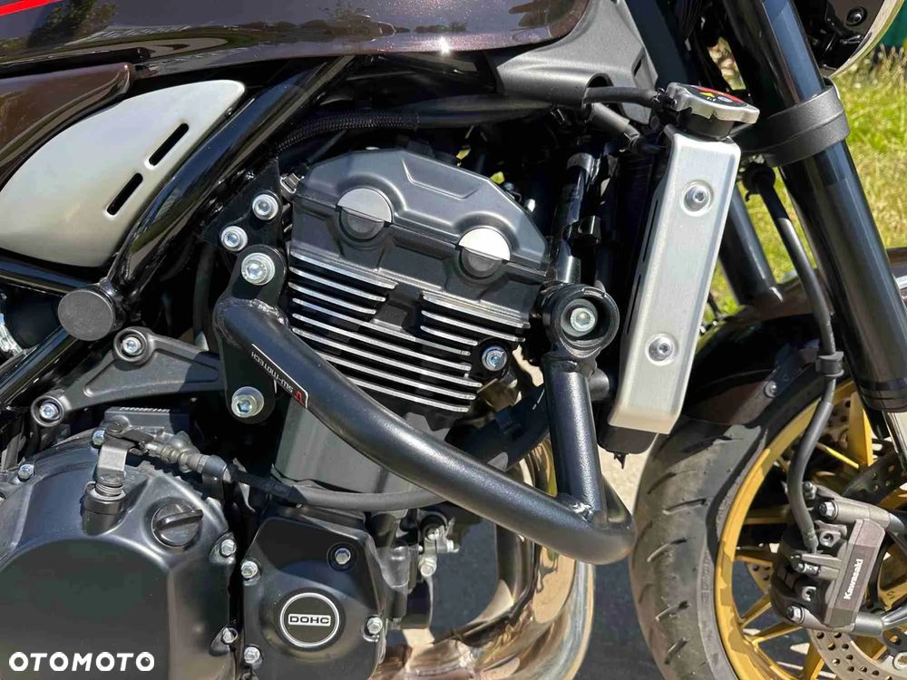 Kawasaki Z 900 RS - 11