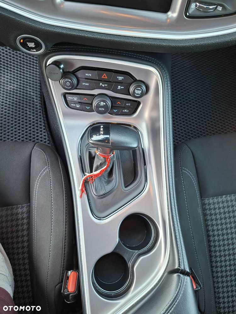 Dodge Challenger 3.6 SXT - 11