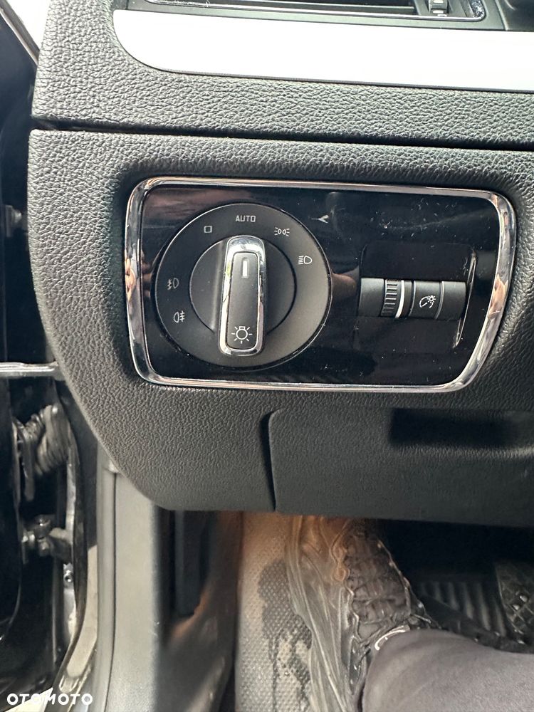 Skoda Superb 2.0 TDI Elegance DSG - 20