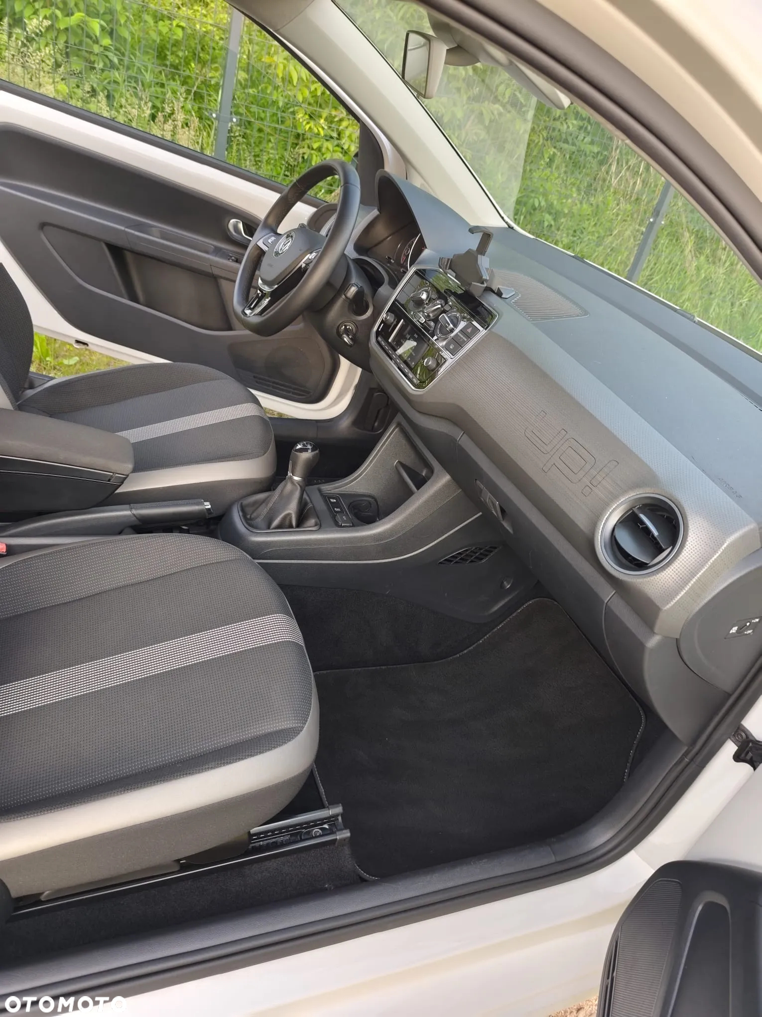 Volkswagen up! 1.0 TSI high - 6