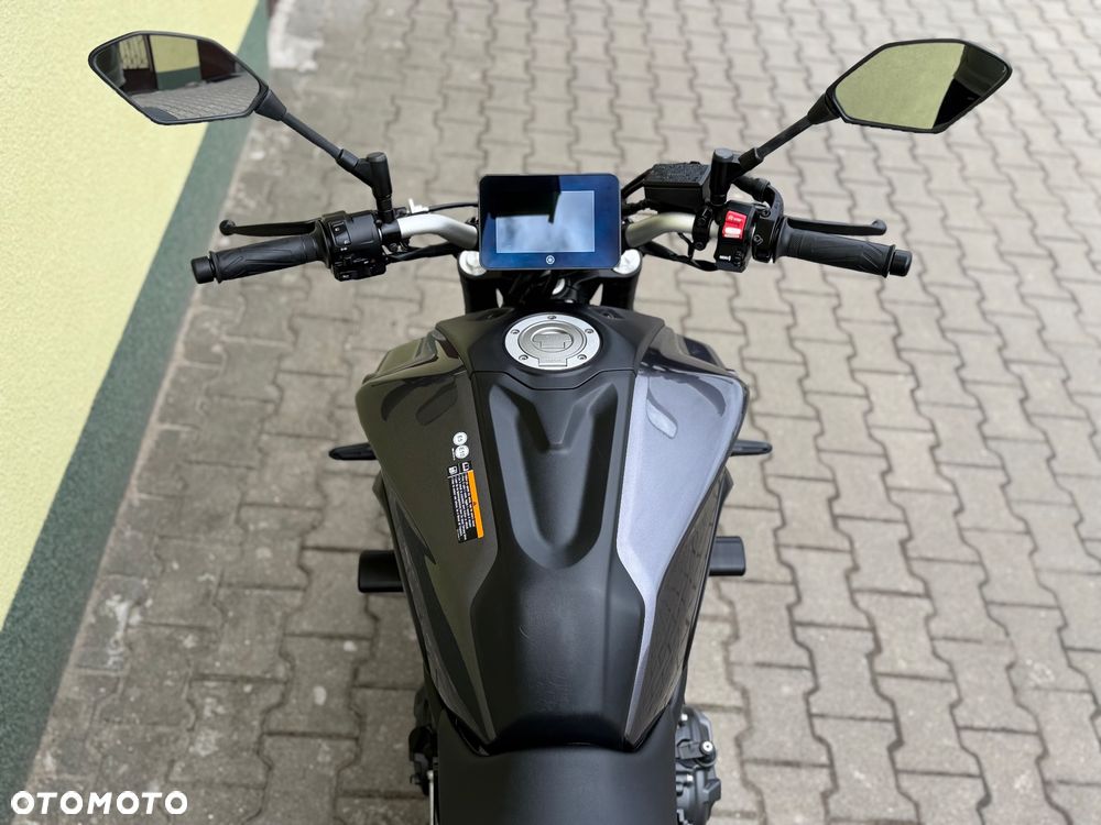 Yamaha MT - 17