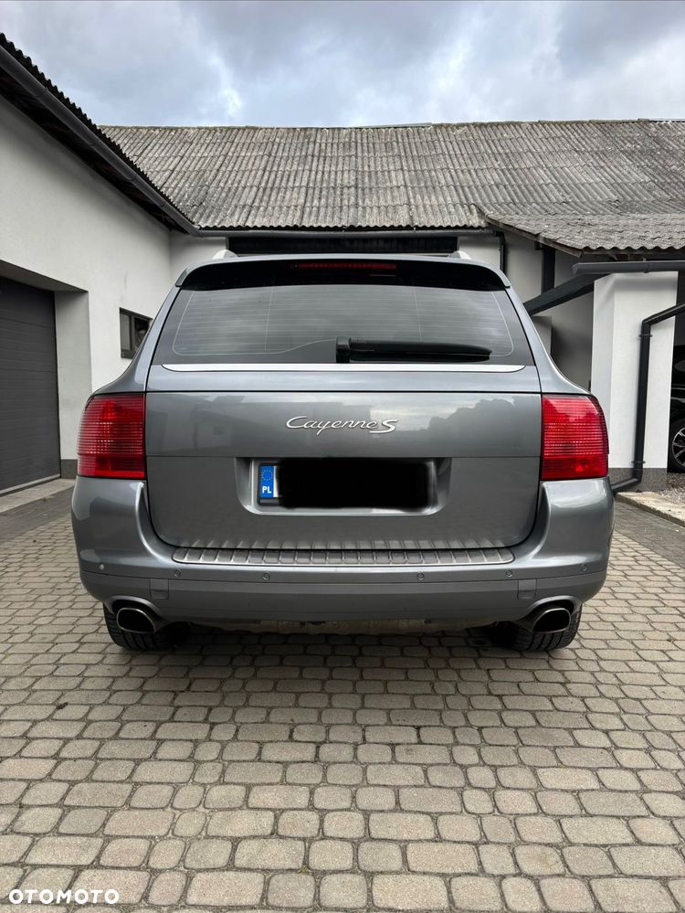 Porsche Cayenne - 2