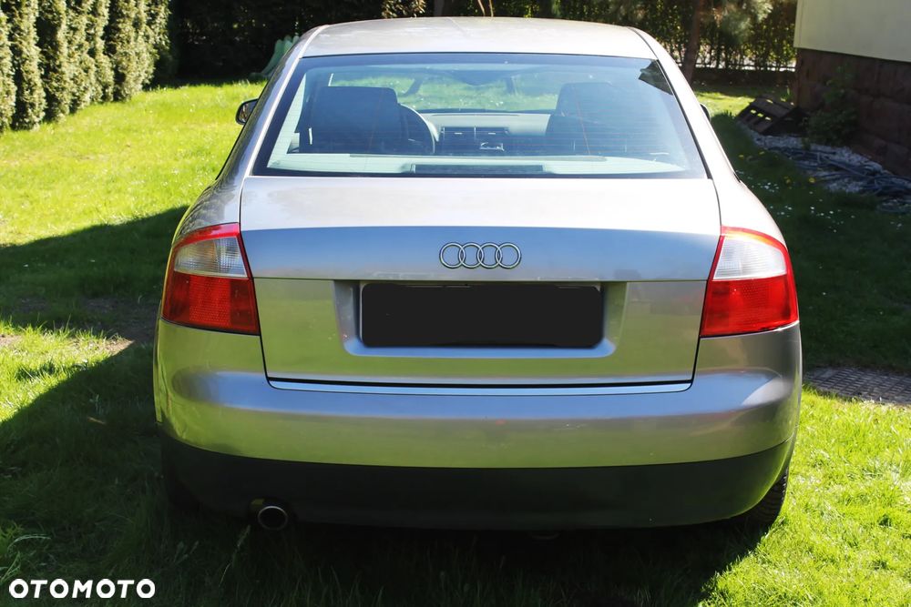 Audi A4 Limousine - 4