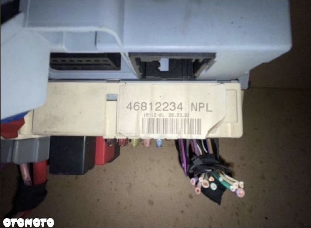 46812234 skrzynka bezpieczników Fiat Punto 2 II - 3