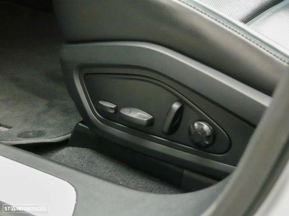 Porsche Taycan 4 - 20