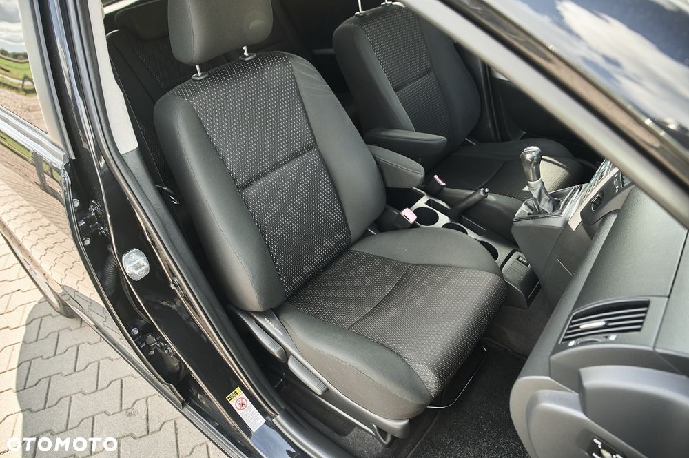 Toyota Corolla Verso - 25