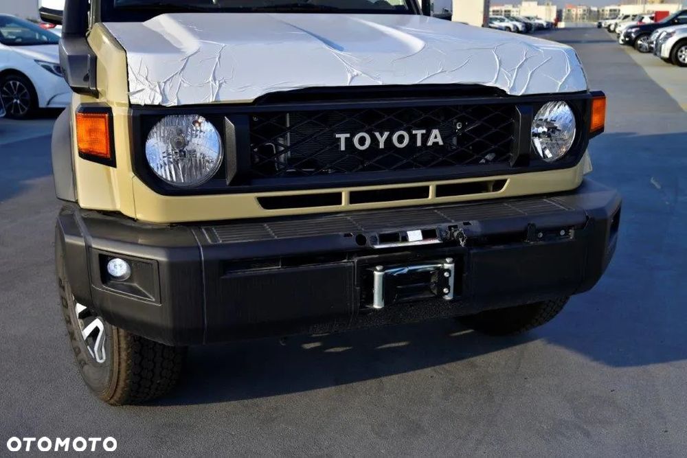 Toyota Land Cruiser - 5