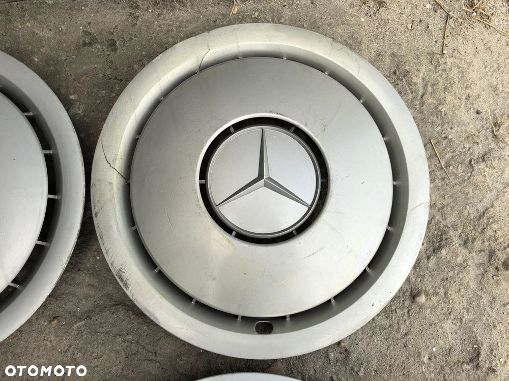 Mercedes w124 Kołpaki 15" KOMPLET - 5