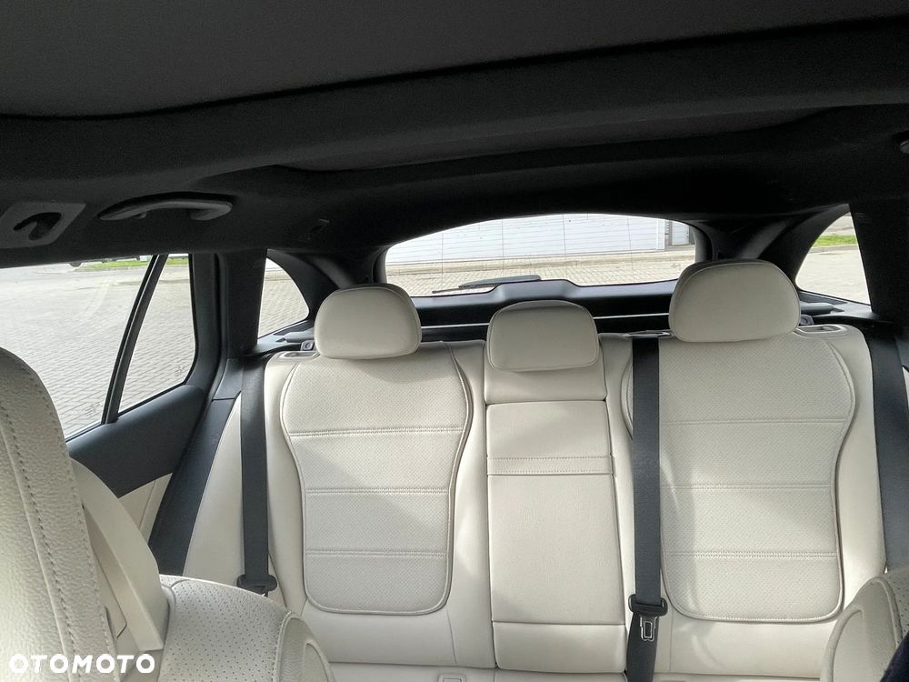 Mercedes-Benz Klasa C 200 9G-TRONIC - 32
