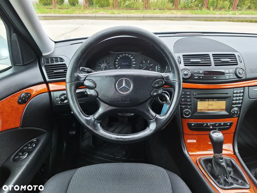 Mercedes-Benz Klasa E 200 CDI Classic DPF - 37