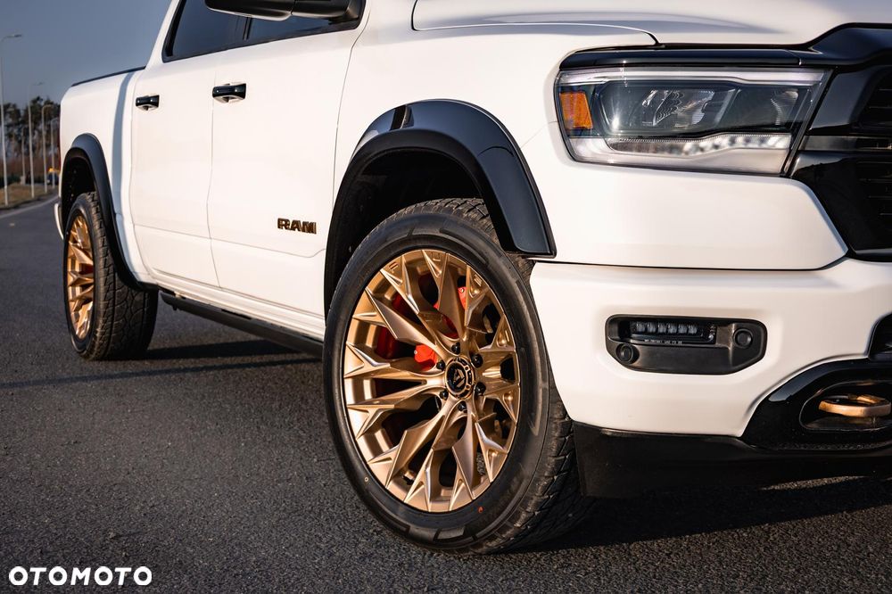RAM 1500 Crew Cab Shortbed Bighorn - 12