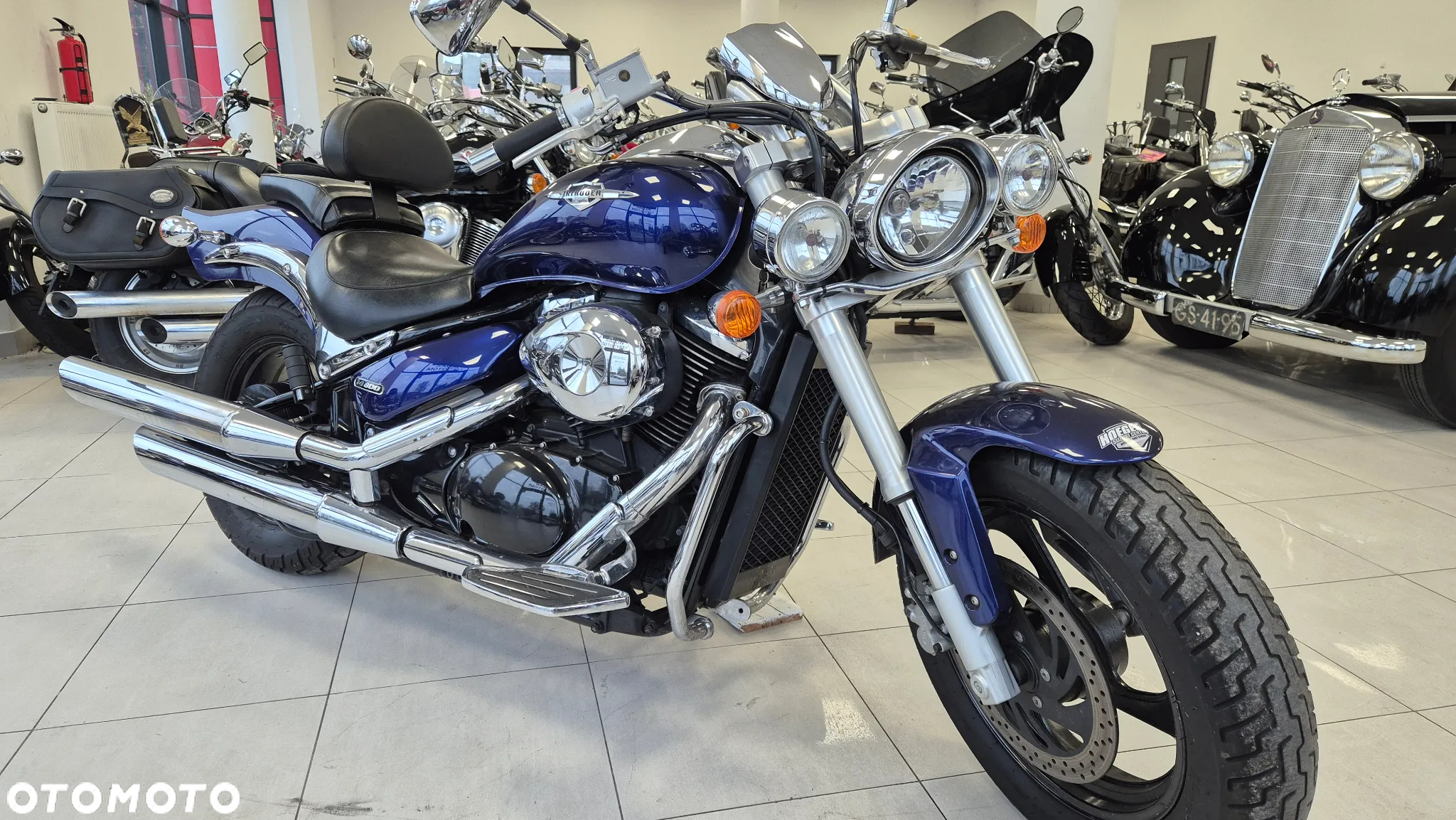 Suzuki Intruder - 2