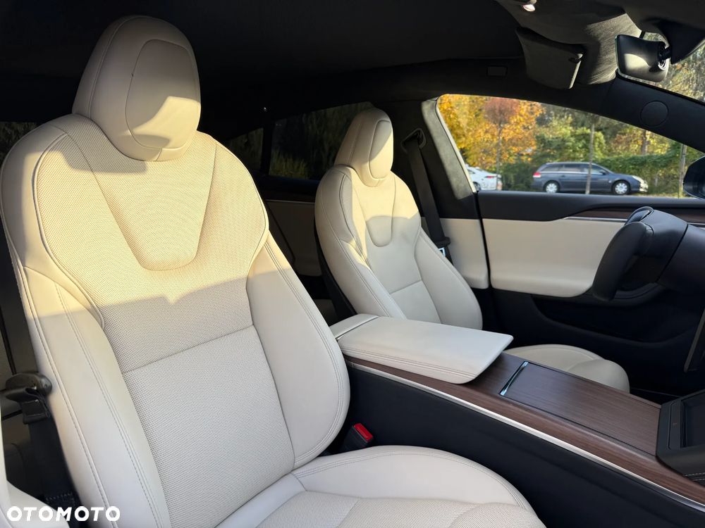 Tesla Model S Long Range AWD - 36