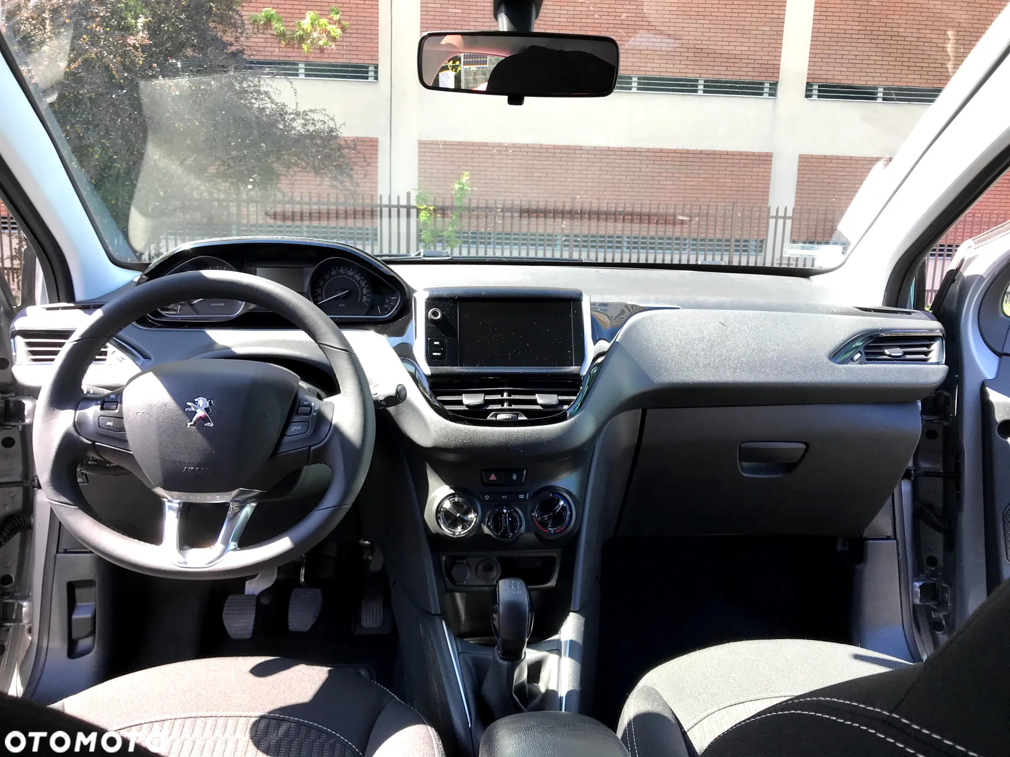 Peugeot 208 - 2