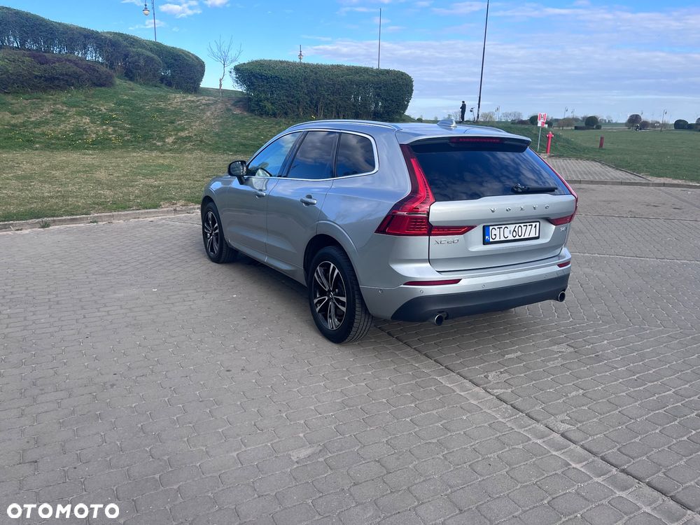 Volvo XC 60 T6 AWD Geartronic Momentum Pro - 28