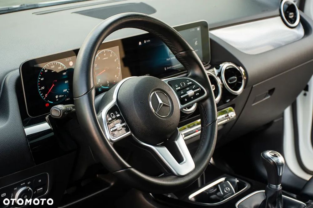 Mercedes-Benz Klasa B 180 Edition 2020 - 23