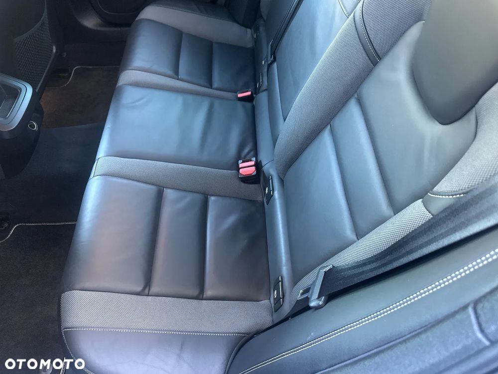 Volvo S60 T4 Momentum Pro - 17