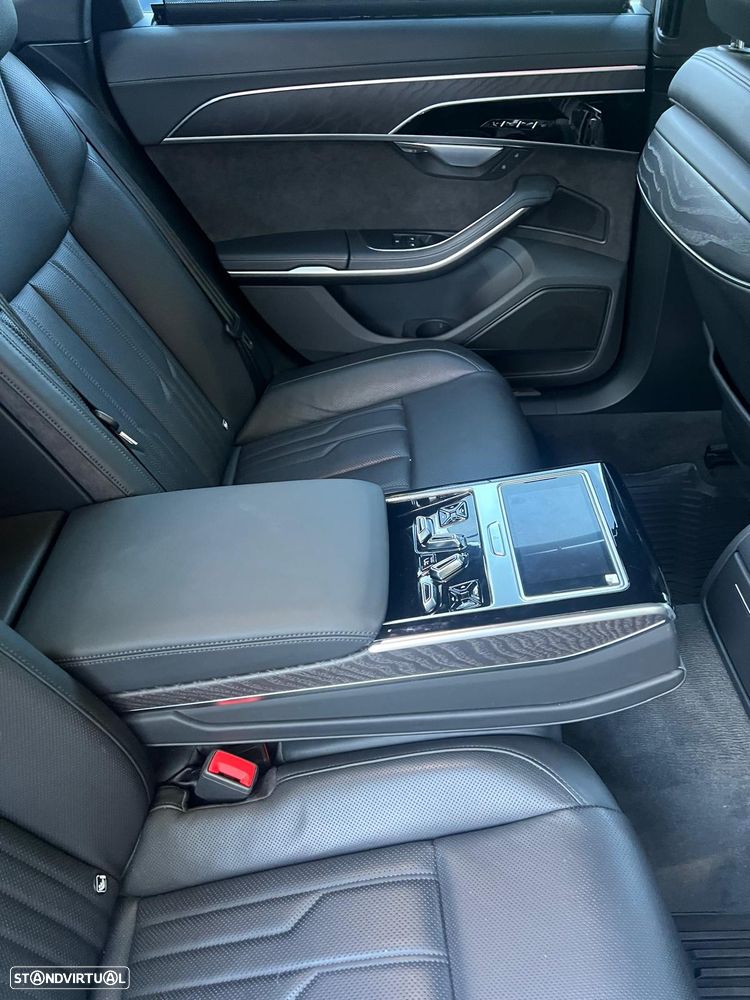 Audi A8 - 6