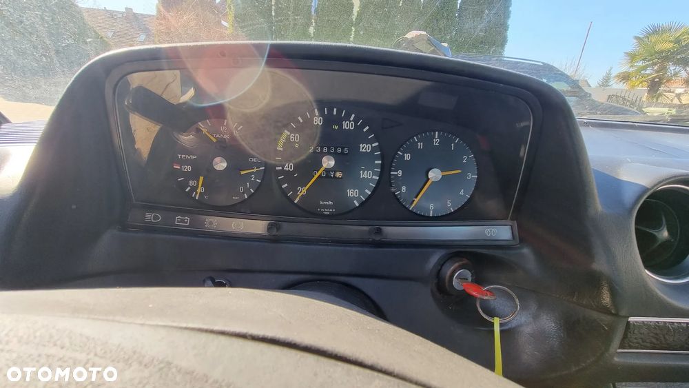 Mercedes-Benz W123 - 8