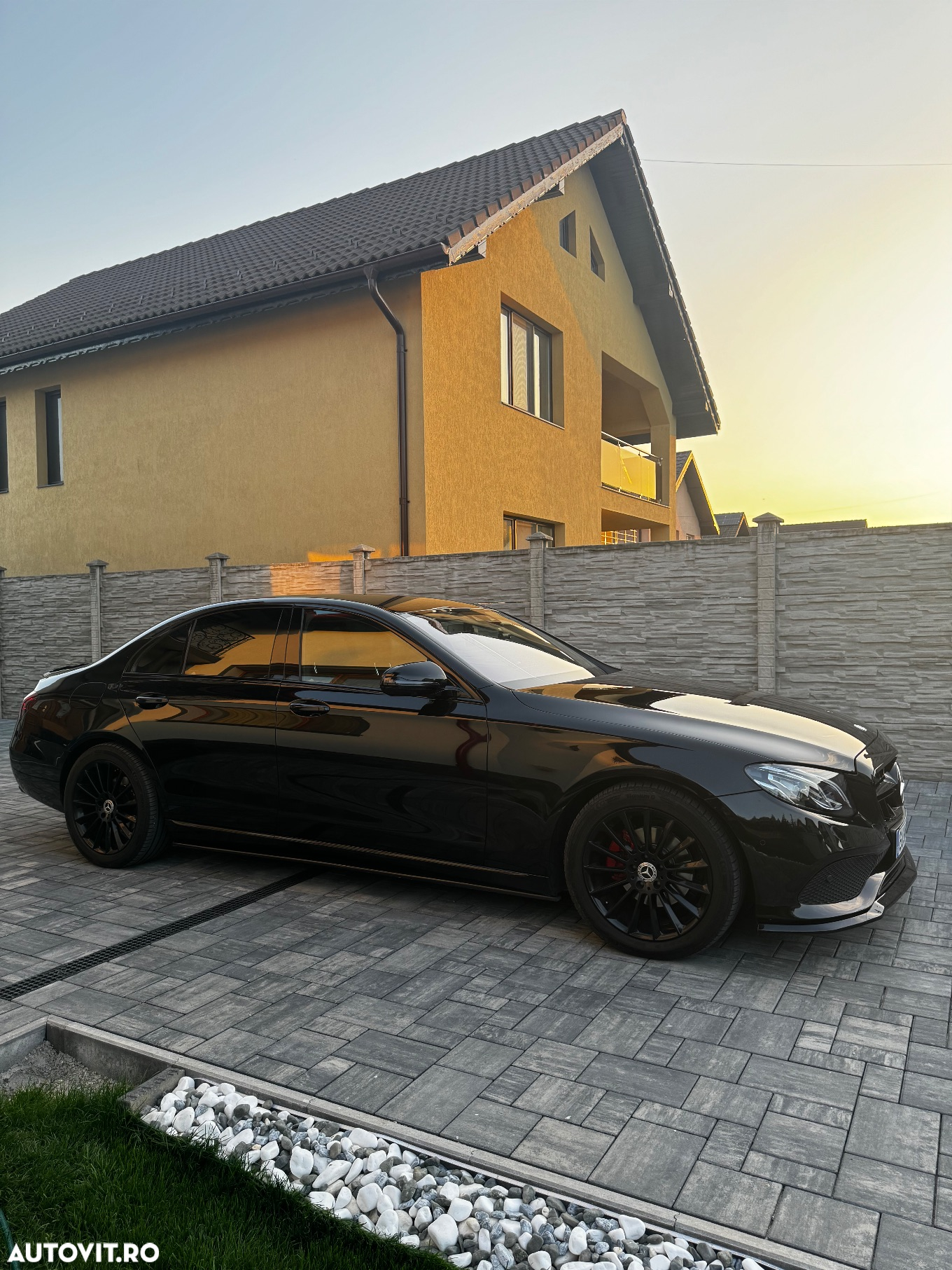 Mercedes-Benz E 220 d T-Modell Aut. - 2