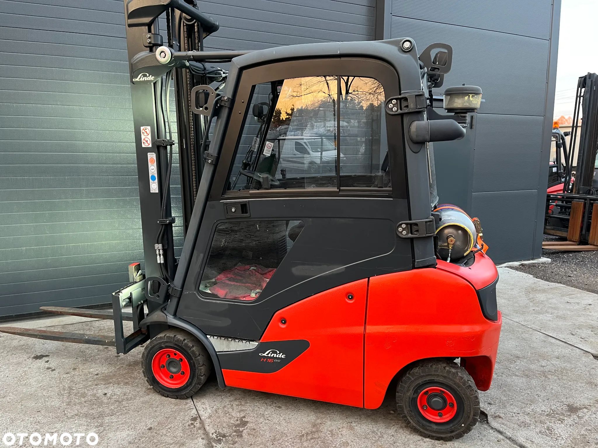 Linde H16-T Gaz LPG, Pełna kabina, Przesuw boczny, maszt Standard - 1
