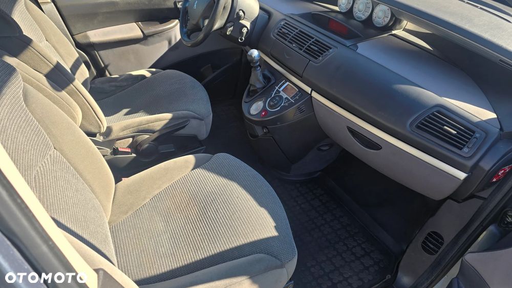 Peugeot 807 2.0 HDi Premium Euro5 - 16
