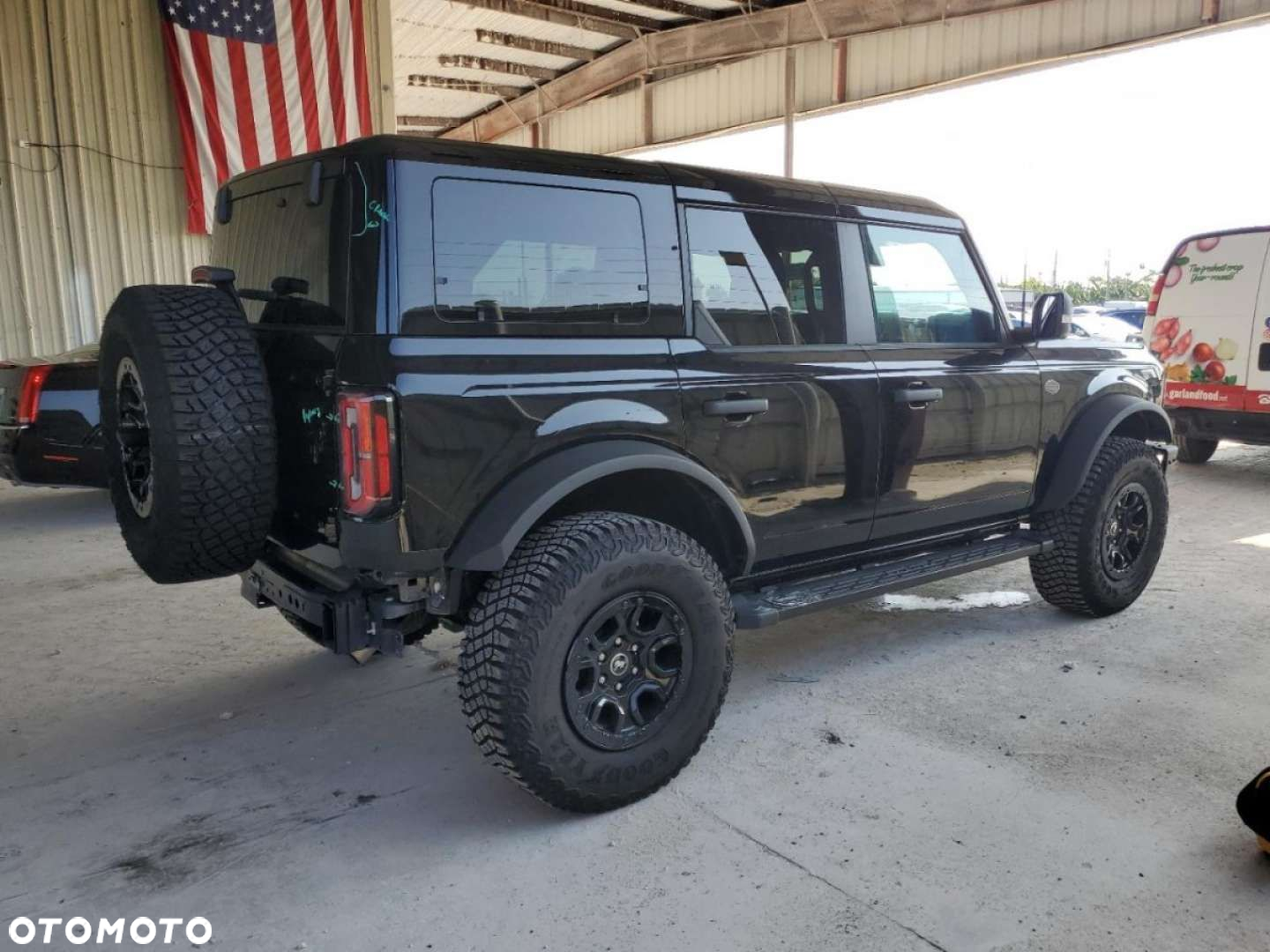 Ford Bronco - 4