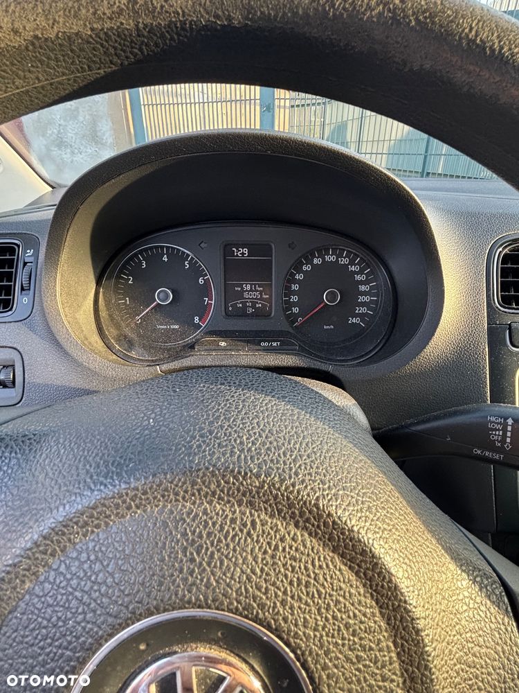 Volkswagen Polo - 9