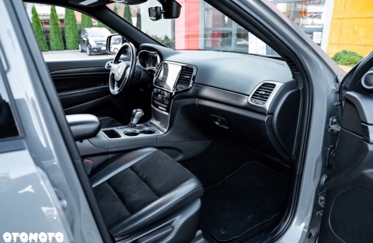 Jeep Grand Cherokee - 8