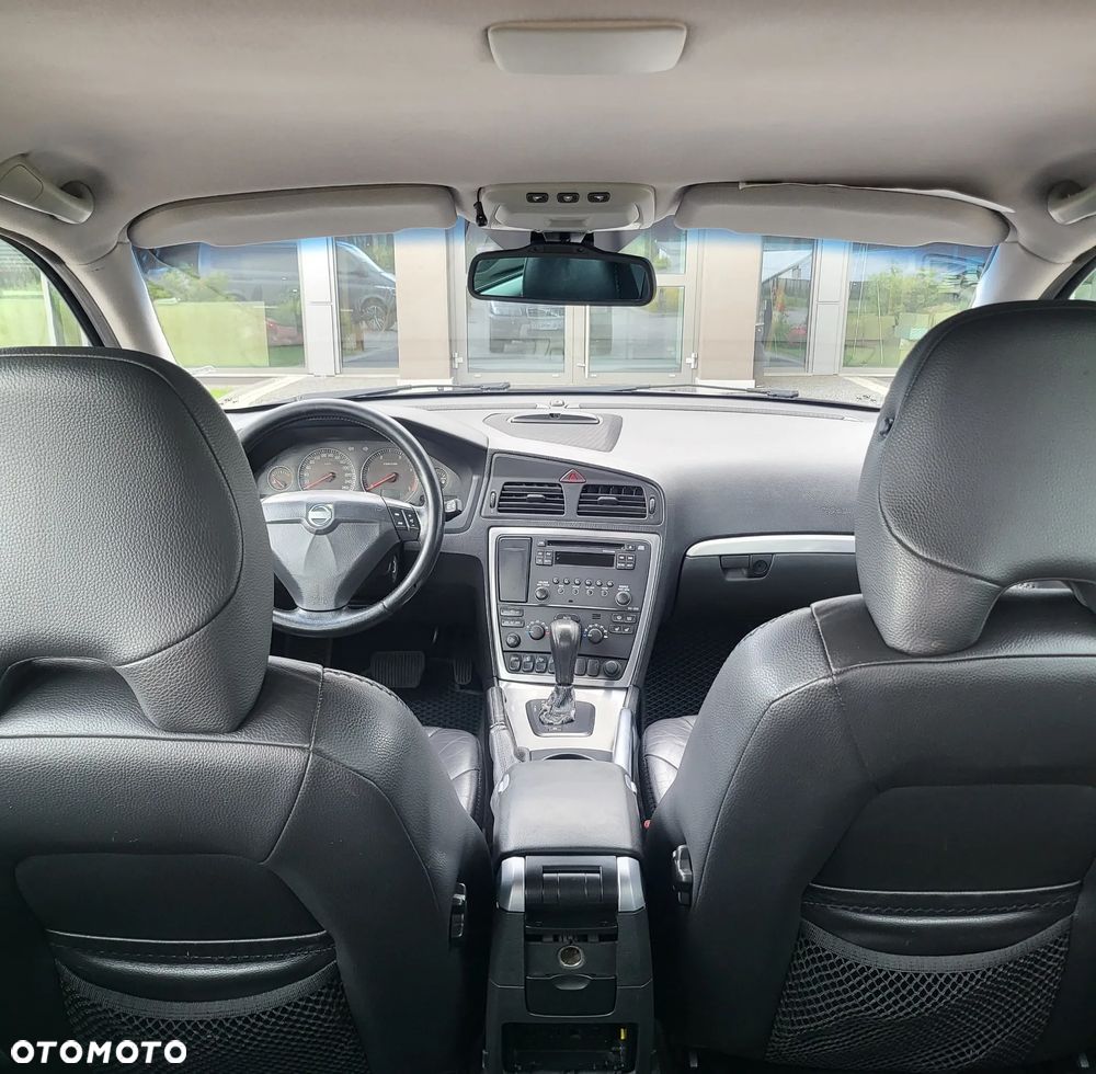 Volvo XC 70 2.4 AWD Automatik Momentum - 11