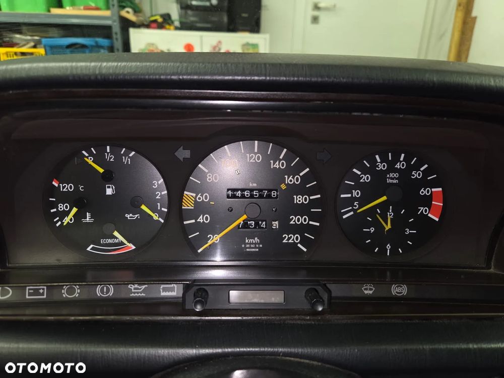 Mercedes-Benz W201 (190) - 12