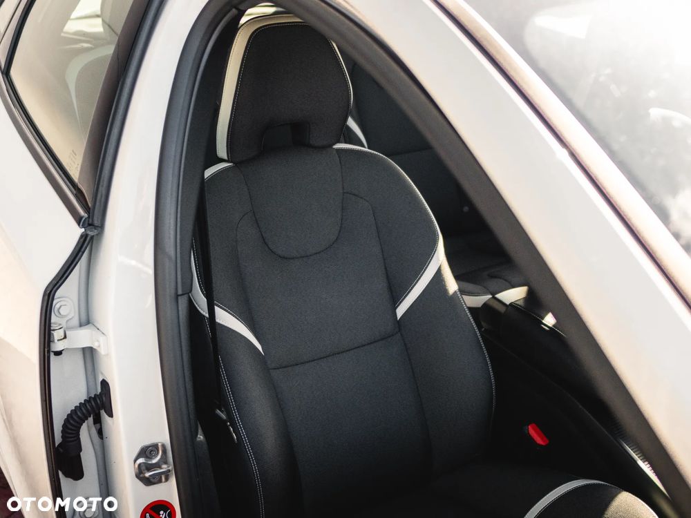 Volvo V40 D3 Drive-E Inscription - 24