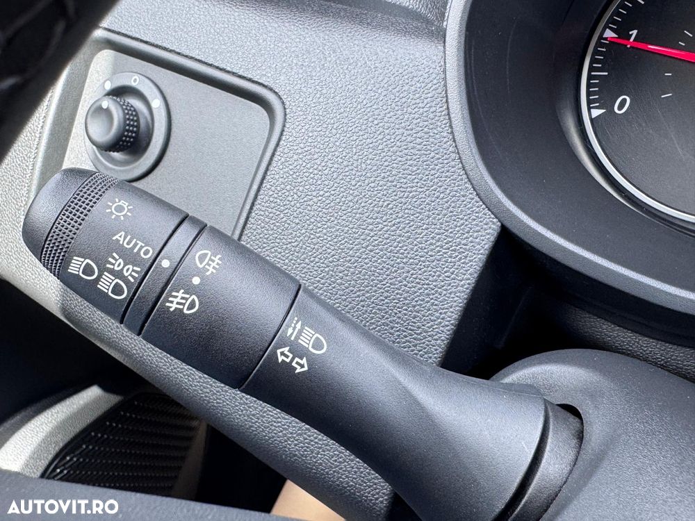 Dacia Duster TCe 90 Essential - 23