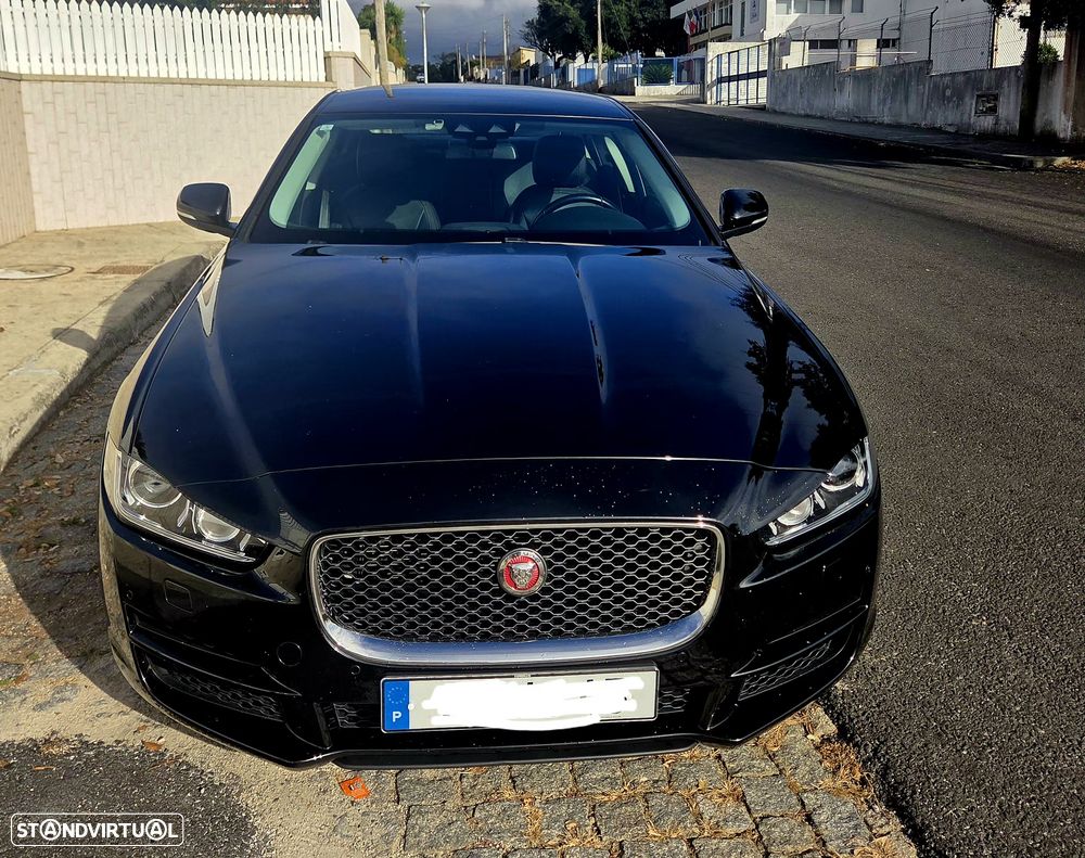 Jaguar Xe 2017 photo 4