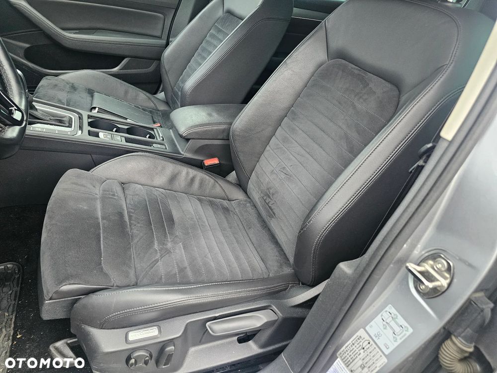 Volkswagen Passat 2.0 TDI SCR DSG Highline - 26