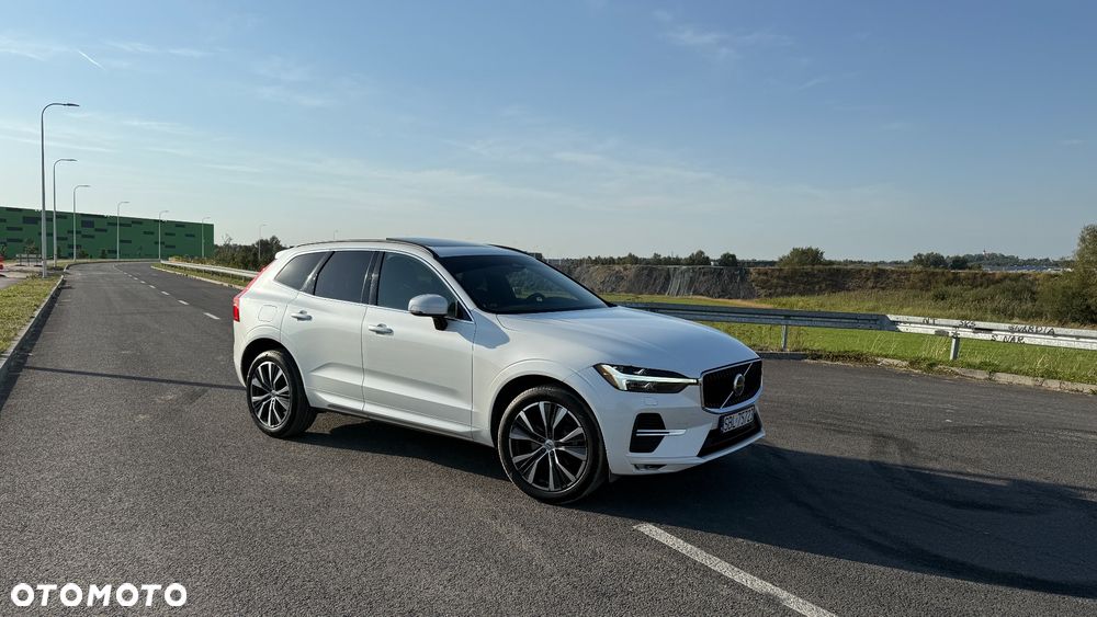 Volvo XC 60 B5 B Momentum - 1