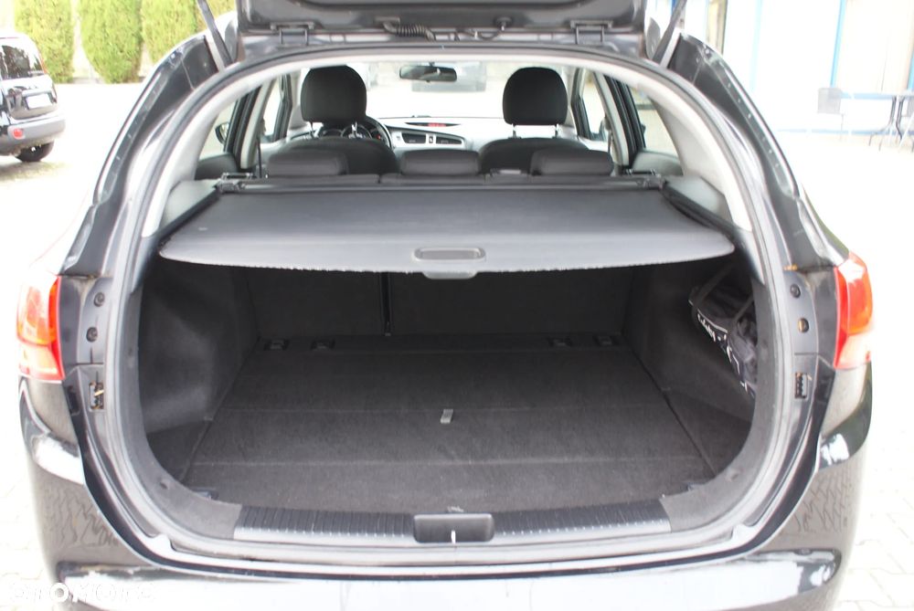 Kia Ceed - 13