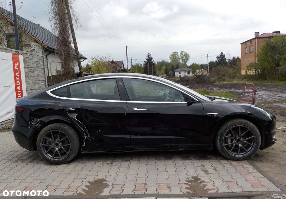 Tesla Model 3 Langstreckenbatterie Allradantrieb Dual Motor Performance - 20